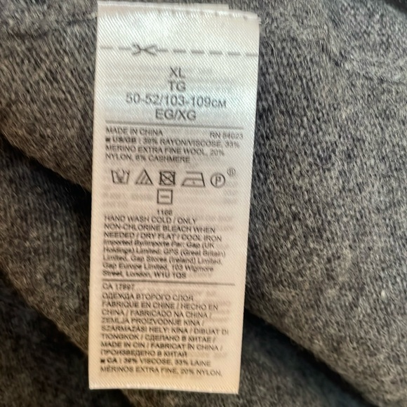 NWOT - Banana Republic Cardigan Sweater. Rayon, Merino Wool, Nylon, Cashmere; XL - Picture 6 of 9